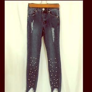 Jeans with pearls